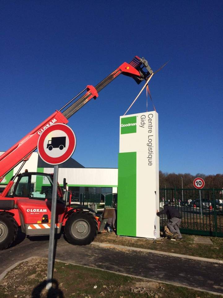 Installation enseigne