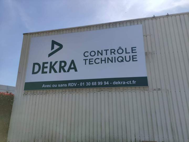 Enseigne DEKRA